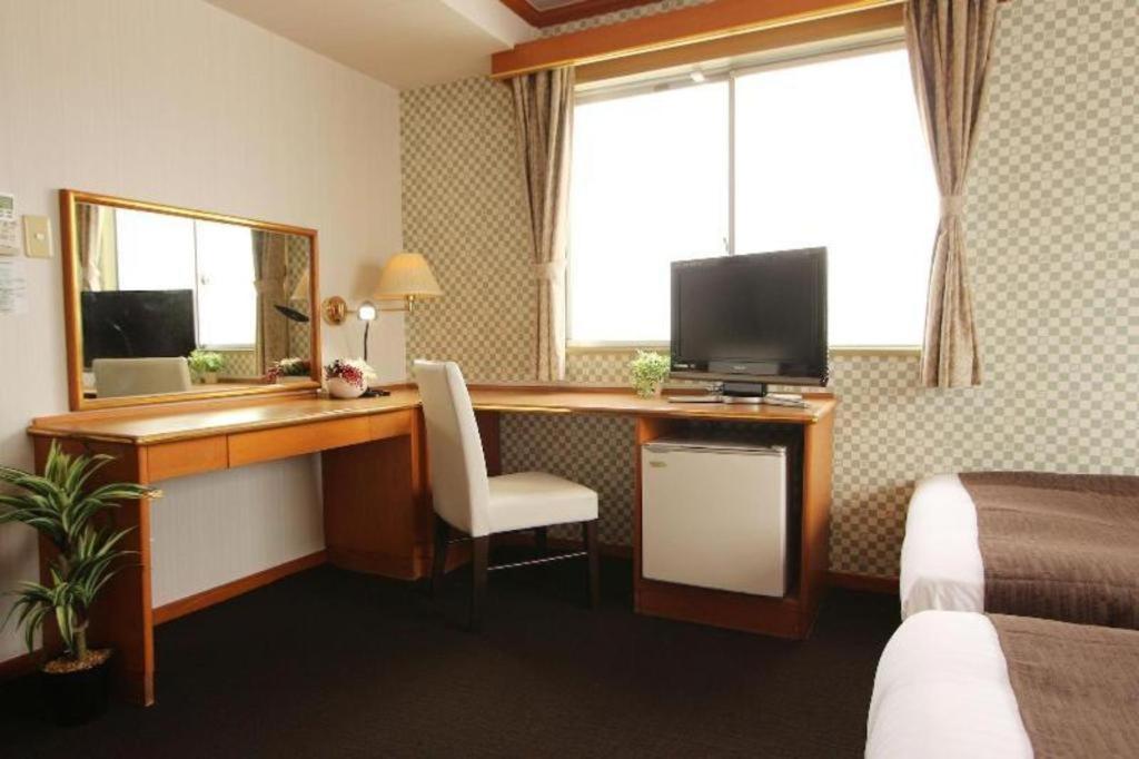 Hotel Livemax Budget Naha Tomarikou Exteriör bild