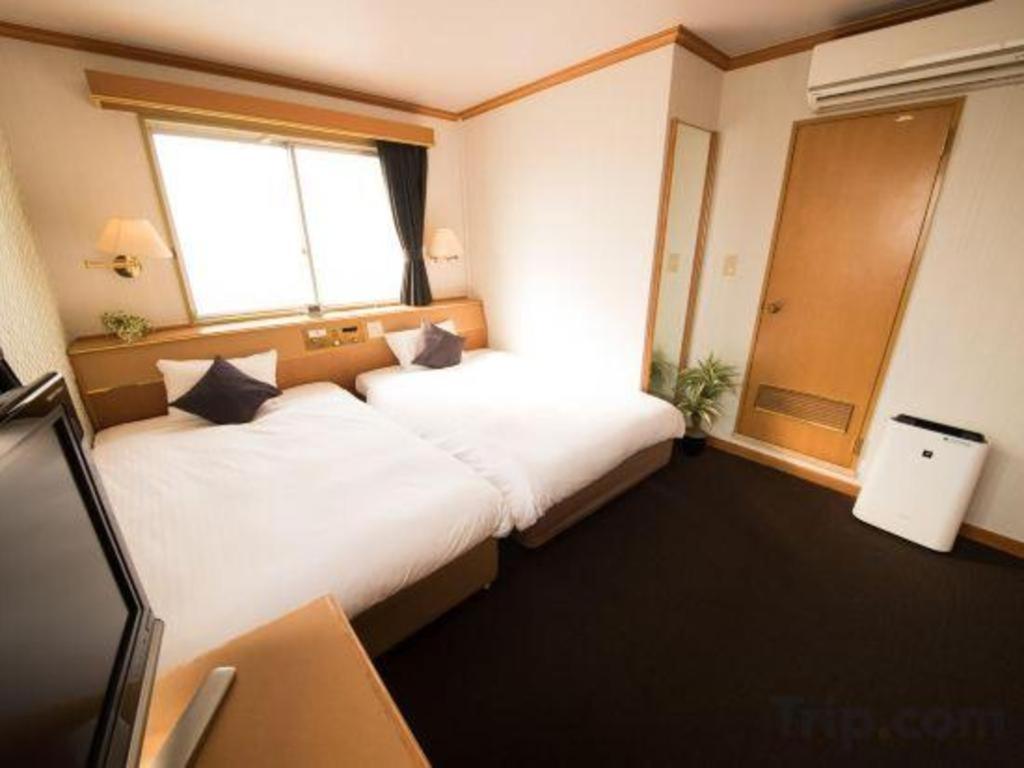 Hotel Livemax Budget Naha Tomarikou Exteriör bild