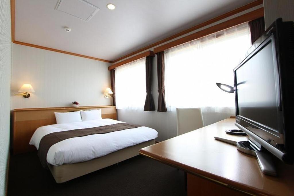 Hotel Livemax Budget Naha Tomarikou Exteriör bild