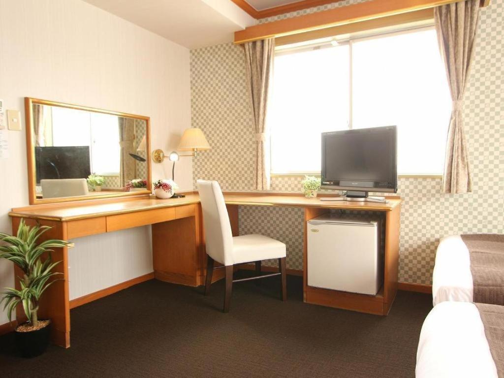 Hotel Livemax Budget Naha Tomarikou Exteriör bild