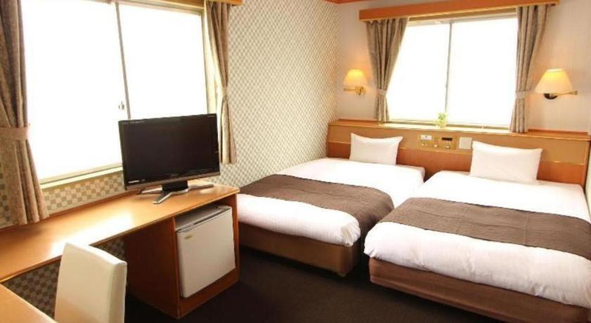 Hotel Livemax Budget Naha Tomarikou Exteriör bild