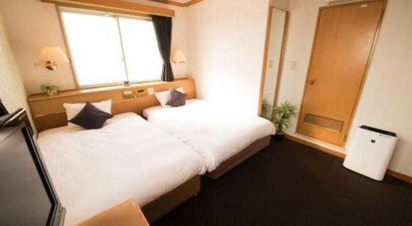 Hotel Livemax Budget Naha Tomarikou Exteriör bild