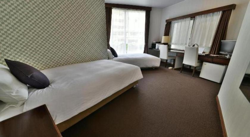 Hotel Livemax Budget Naha Tomarikou Exteriör bild